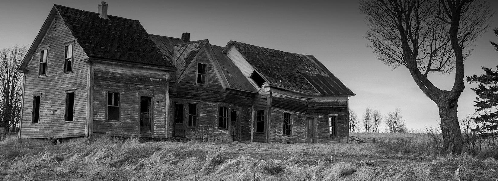 Abandoned houses in the Eastern townships